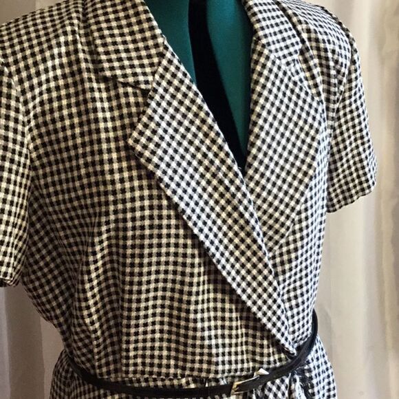 Wrap front dress in black & white checks. Size 14 - Picture 5 of 12